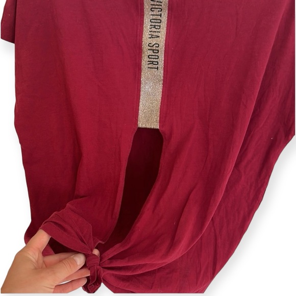 Victoria’s Secret Sport split open back short sleeve crew-neck t-shirt burgundy - Picture 5 of 7